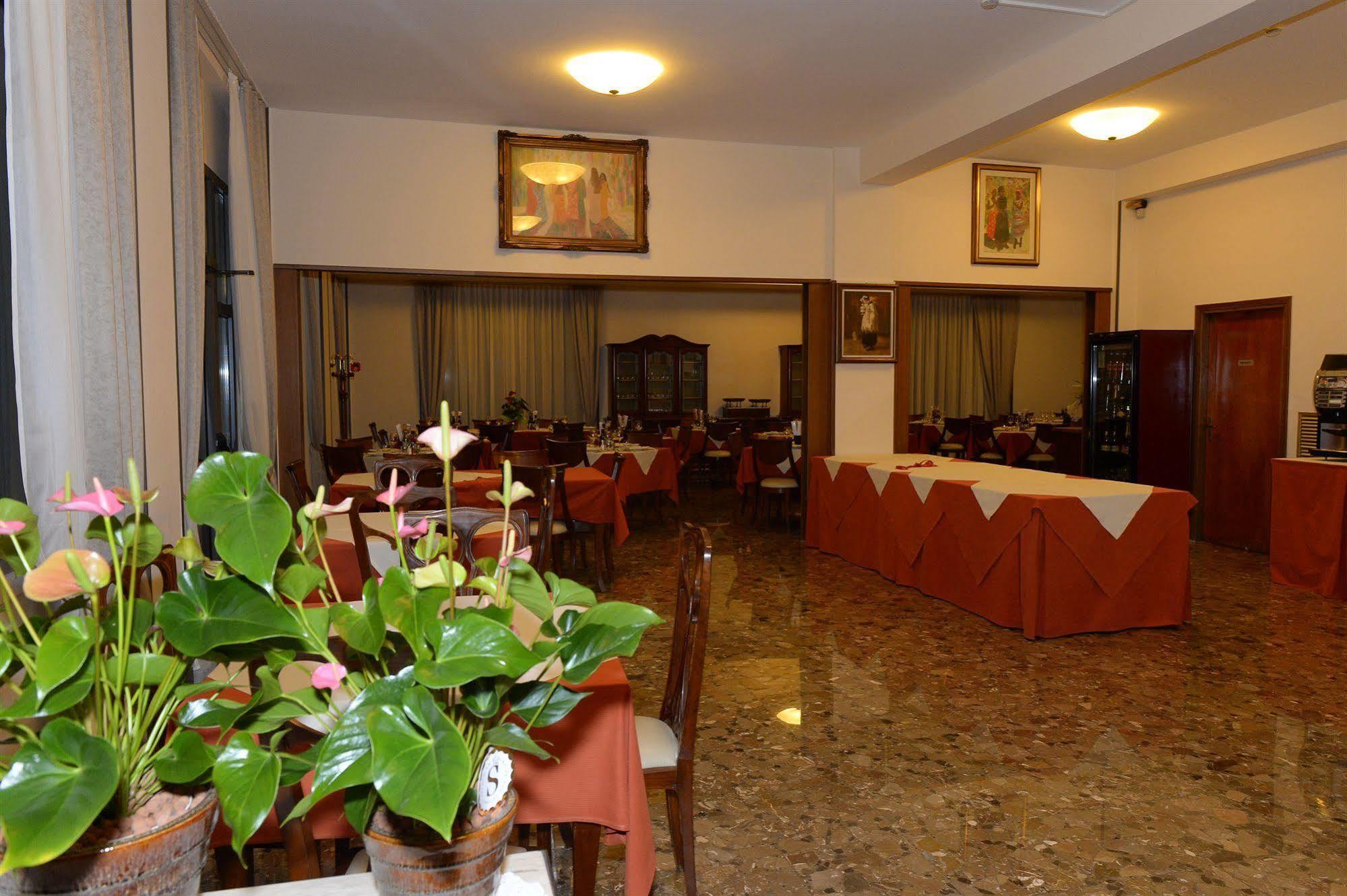 Hotel San Benedetto Peschiera del Garda Exterior foto